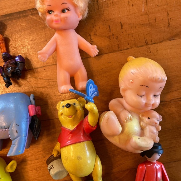 LOT VINTAGE TOYS CHARACTERS DOLLS LEGOS 👀 - Picture 5 of 13